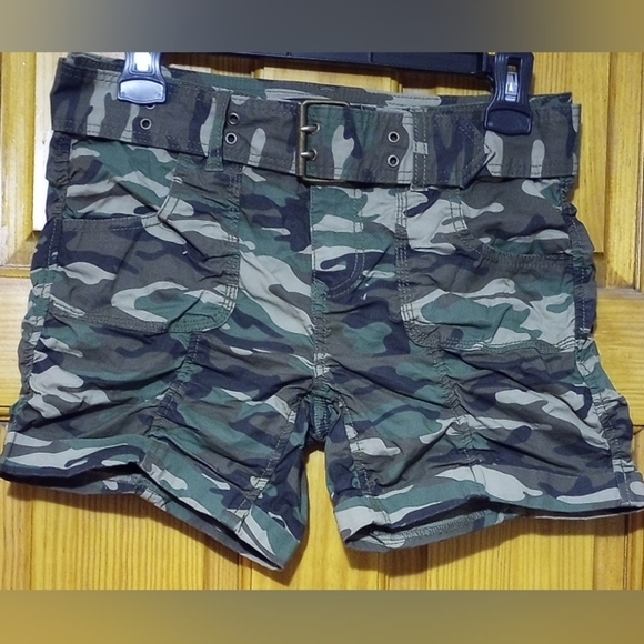 No Boundaries Pants - No Boundaries Green Camouflage Shorts